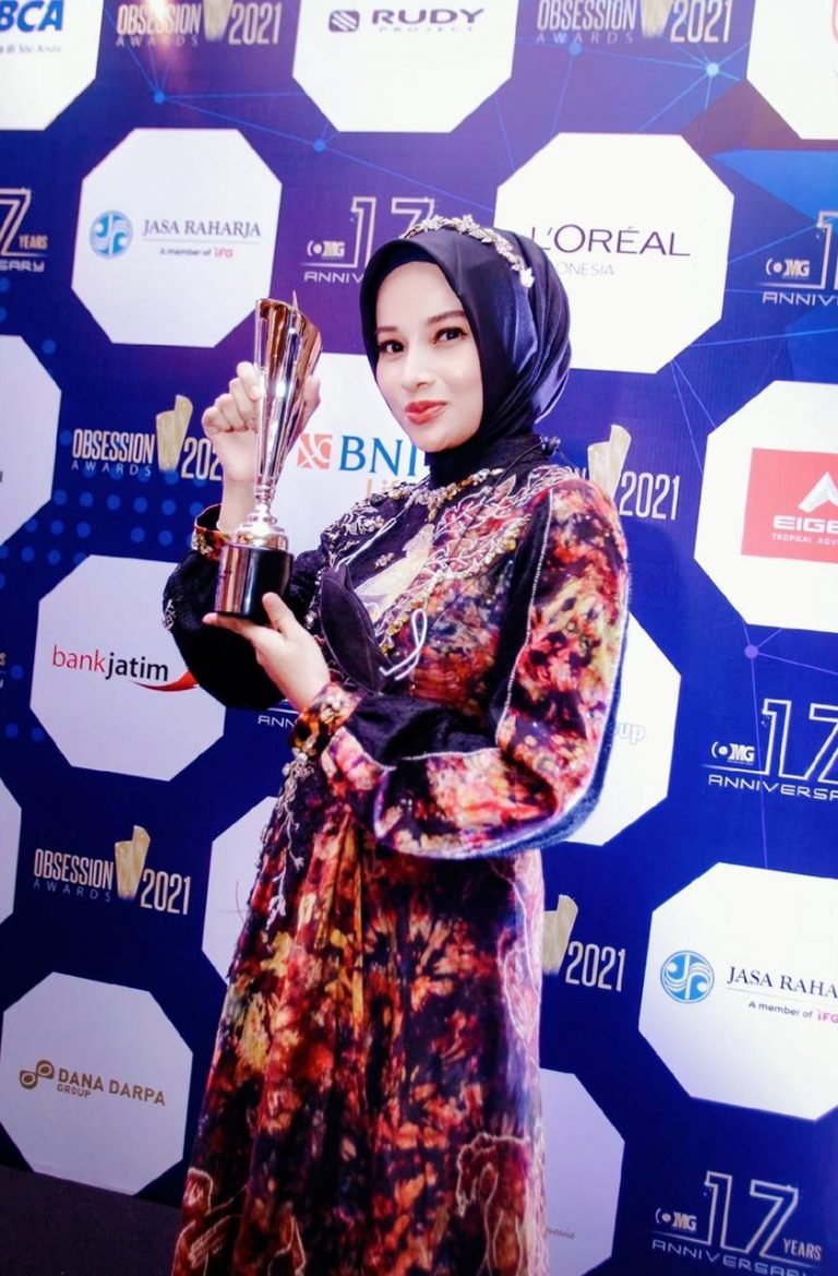 Keren Dokter Ayu Widyaningrum Raih Obsession Awards 2021