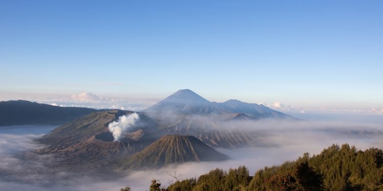 Ilustrasi Gunung Merapi - Womanindonesia.co.id