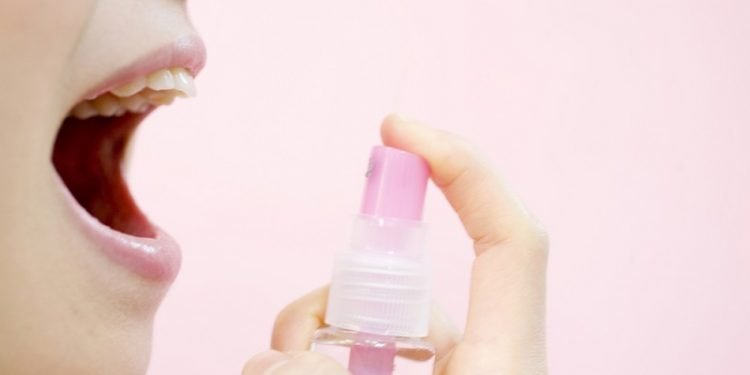 4 Sediaan Povidone Antiseptik untuk Proteksi Rongga Mulut, Hidung dan Tenggorok_Womanindonesia.jpg