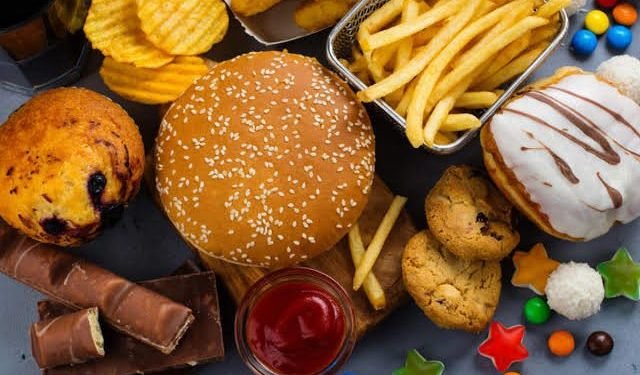 Yang Perlu Anda Ketahui Jika Menikmati Sarapan dengan Junk food_Womanindonesia (1)