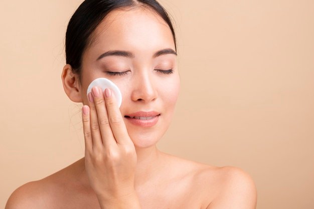 6 Tips Makeup yang Tepat untuk Berkantor_womanindonesia.co.id