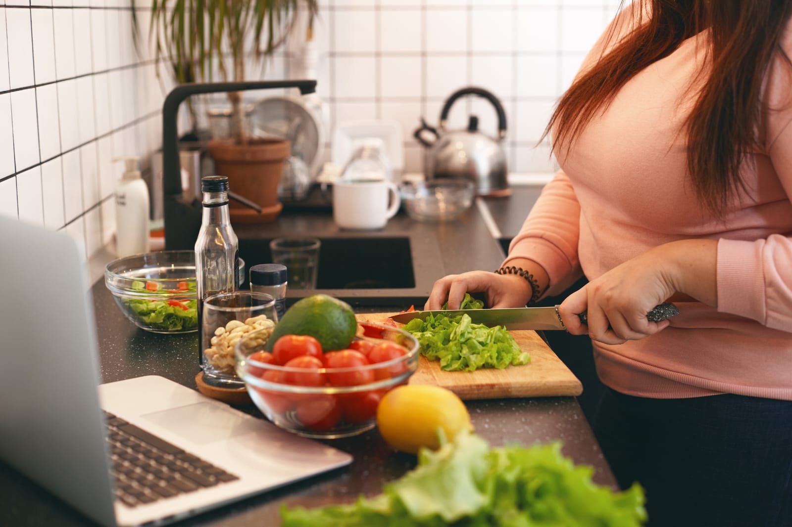 Benarkah Orang yang Hobi Memasak Lebih Jarang Stress?_womanindonesia.co.id