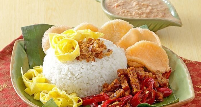 4 Tipe Penikmat Nasi Uduk Betawi Kebon Kacang_womanindonesia.co.id