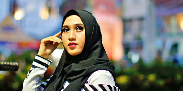 4 Aturan Berhijab Bagi yang Berbadan Besar_womanindonesia.co.id