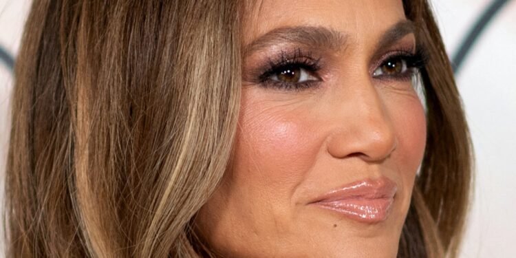 7 Rahasia Jennifer Lopez Agar Selalu Terlihat Awet_womanindonesia.co.id