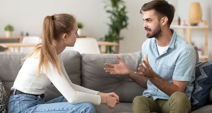 10 Tips Berkomunikasi Dengan Pasangan Saat Konflik Agar Tidak Fatal