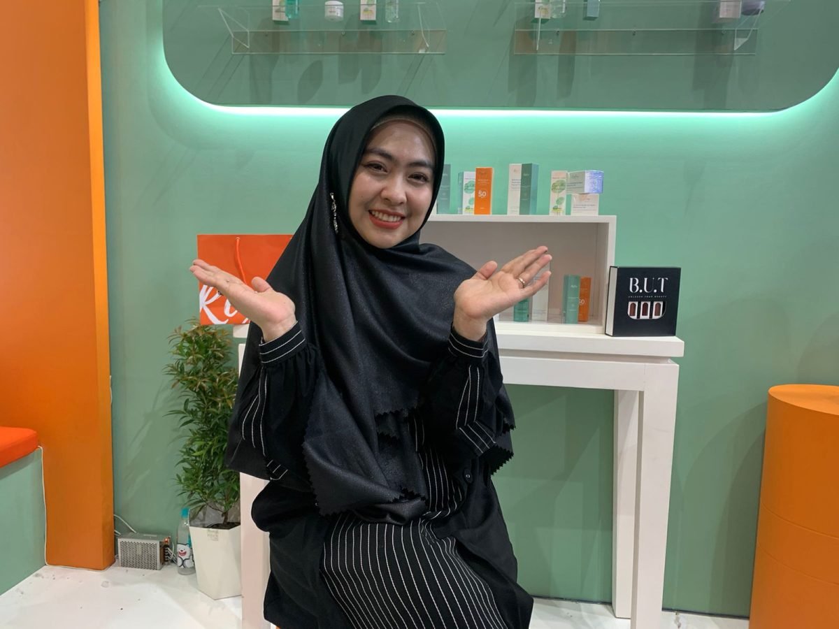 Dr. Shindy Putri Luncurkan 2 Produk Baru Reglow di Jakarta X Beauty 2024_womanindonesia.co.id