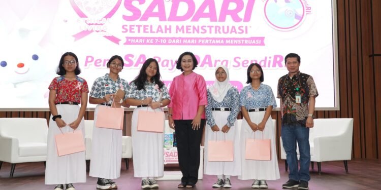 Charm Ajak Remaja SADARI Cegah Kanker Payudara_Womanindonesia.co.id