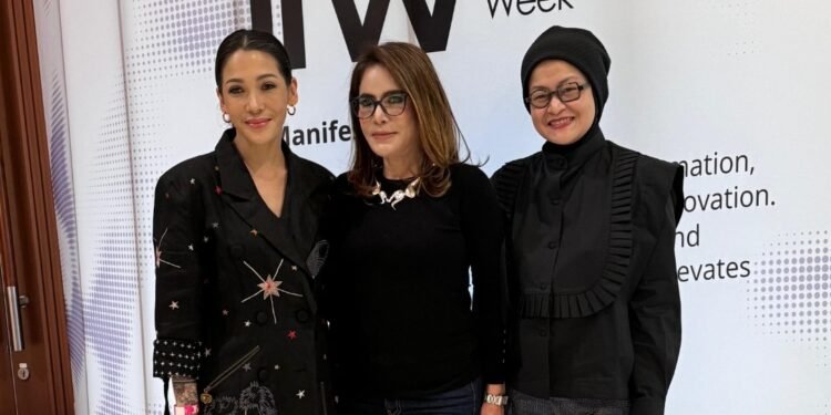 Eksentrik dan Elegan: ISSHU Tampil Beda di JFW 2025_womanindonesia.co.id