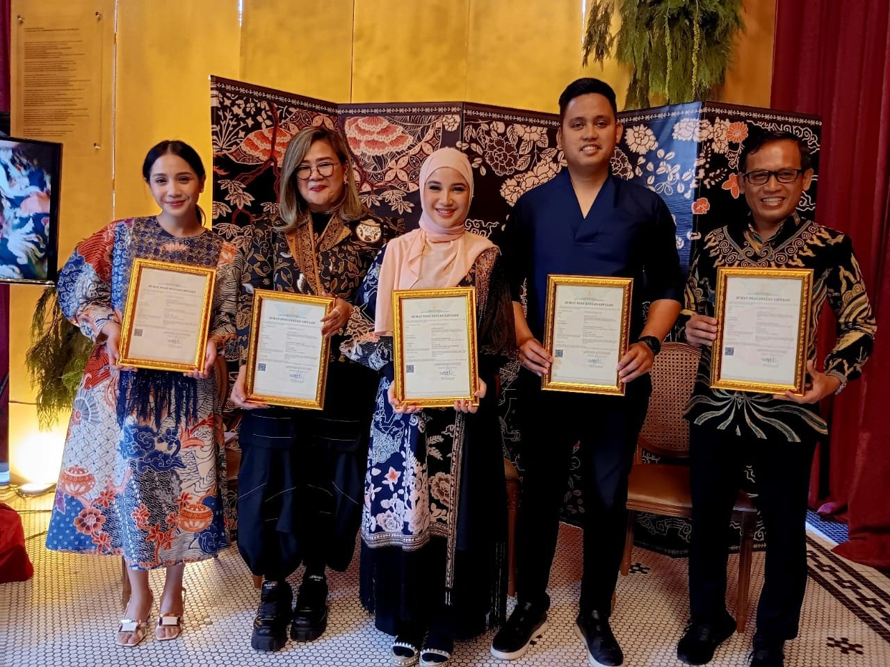 Batik Kendil Emas: Warisan Budaya Kebanggaan Kendal yang Harus Terus Dijaga_womanindonesia.co.id