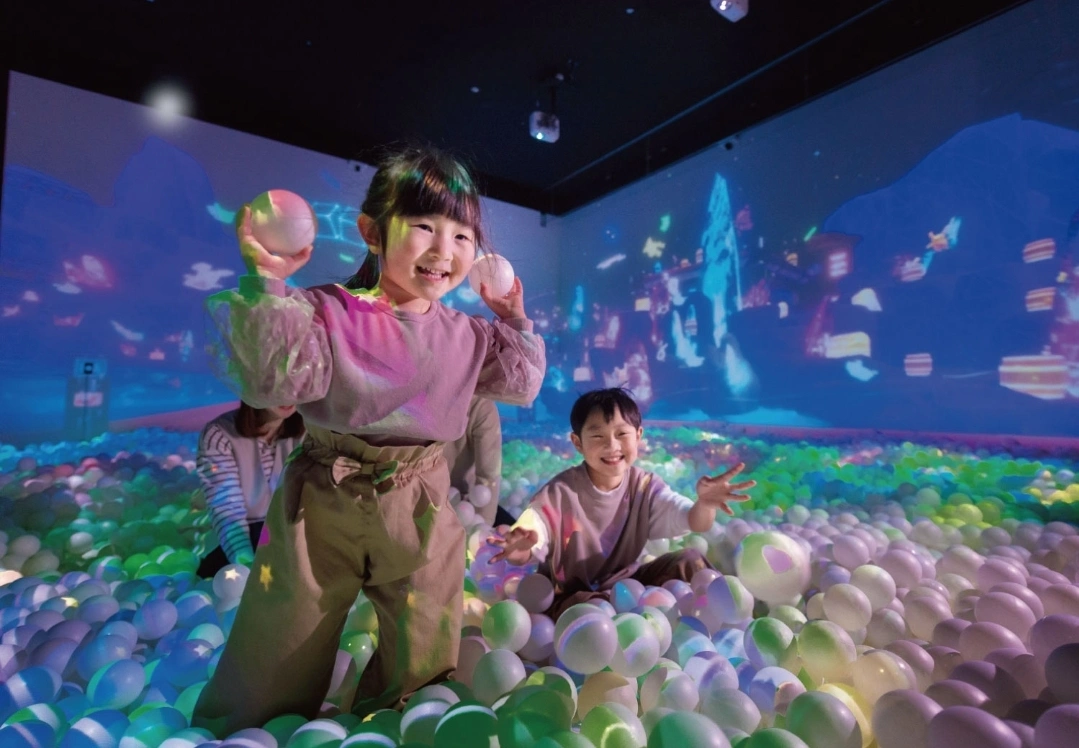 Keseruan Haruka Nakagawa Bermain di Little Planet Digital Playground dari Jepang_Womanindonesia.co.id 