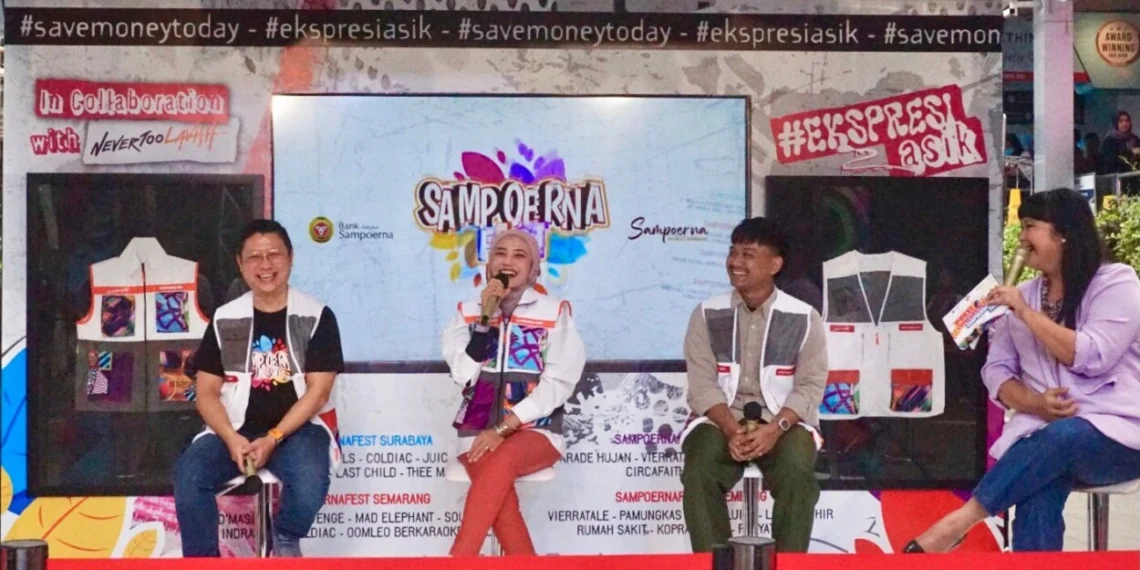 (Ki-Ka) - Henky Suryaputra, Finance & Business Planning Director Bank Sahabat Sampoerna - ⁠Oktavia Laksmi Wardani, Lending, Fintech Product & Partnership Division Head Bank Sahabat Sampoerna - ⁠Hafizh Abdul Rahman, Event & Fintech Partnership Manager Bank Sahabat Sampoerna